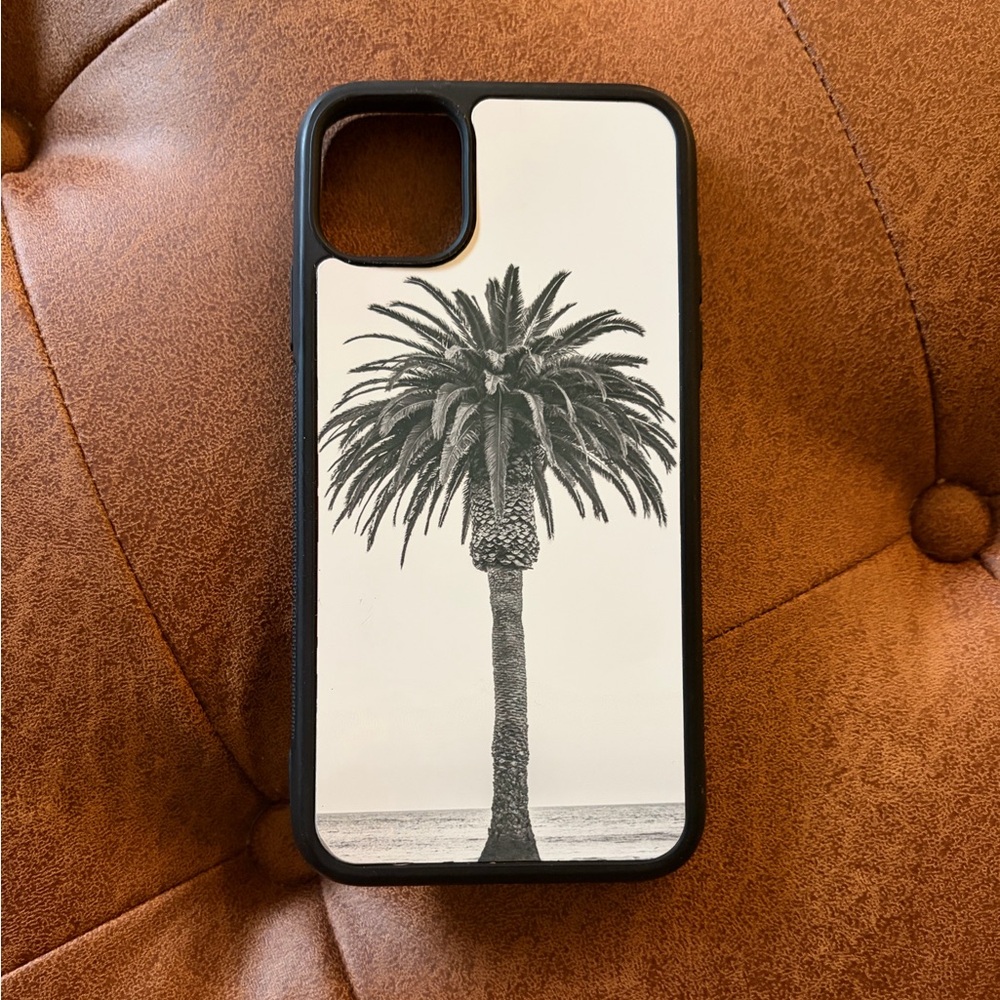 iPhone 11 phone case, palm tree.